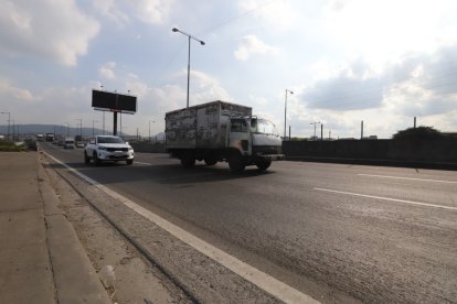 La escena generó conmoción entre comerciantes y conductores.