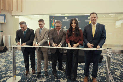 En el aeropuerto Mariscal Sucre se inauguró de nuevo la ruta México - Quito.