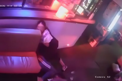 Una cámara captó el aterrador momento que vivieron quienes estaban dentro del sitio.