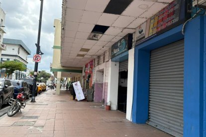 Comerciantes mantienen la esperanza de que, cuando se reabra el acceso vehicular, las ventas vuelvan a la normalidad.