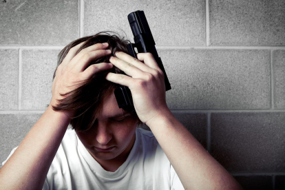 El uso de un fusil de alto calibre por parte de un menor ha generado indignación y debate en México