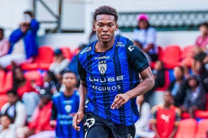 Johan Martínez, extremo ecuatoriano de IDV.