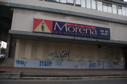 Las instalaciones de Radio Morena sufrieron daños luego del incidente ocurrido la noche del miércoles.