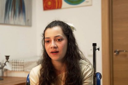 La joven de 25 años atraviesa un proceso que ha generado debate político y social.