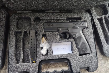 Esta es una de las armas que encontraron los militares.