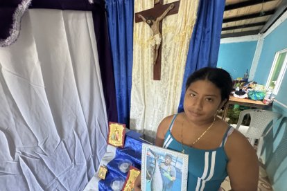 Guadalupe Mero espera por su esposo.