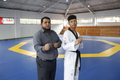 Juan Carlos Ramírez, presidente de la FEDTK y Julio Álvarez, medallista en el US Open.