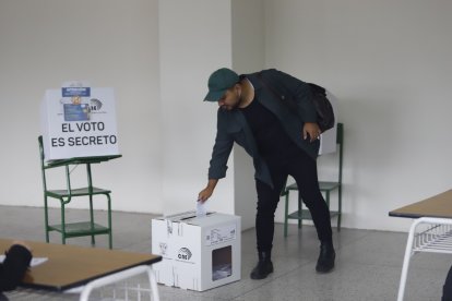 El CNE aprobó adelantar las elecciones seccionales.
