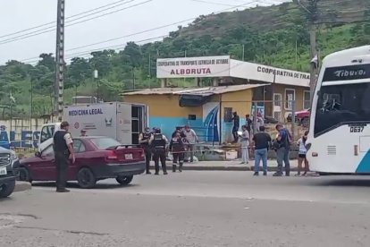 El tránsito resultó parcialmente congestionado a causa del suceso delictivo.