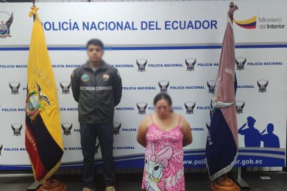La mujer de 32 años fue capturada con el comprobante del pago y un celular . Está con prisión preventiva.