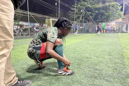 De jugadora de selección a árbitro viral, Quinteros vive una nueva etapa de fama.