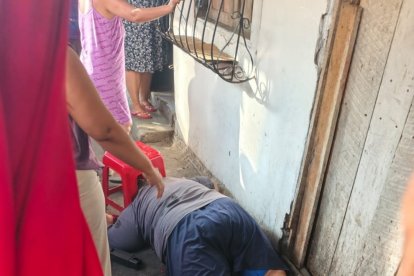 Así quedó Mauro Mayor tras ser atacado en su lugar de trabajo.