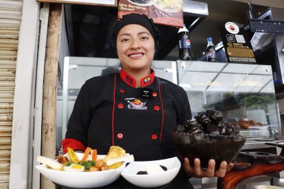 Adriana Guaraca completa su oferta por Semana Santa con molo.