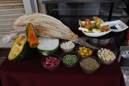 Entre los ingredientes de la fanesca están el chocho, el choclo, el fréjol.