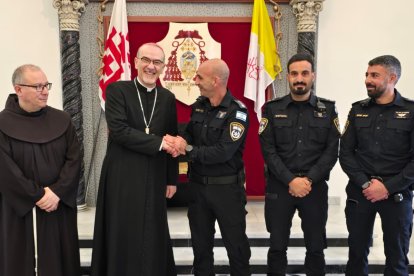 El primer ministro israelí, Benjamín Netanyahu, revocó la madrugada de este lunes la prohibición de entrada al Santo Sepulcro a la máxima autoridad católica en Tierra Santa