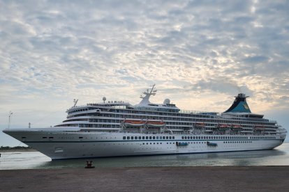 Bienvenida al MS Artania en Esmeraldas.