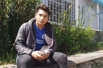 Celestino Chapui permanece en Cuenca junto a su esposa y dos bebés que dieron ingresados a cuidados intensivos en hospitales de Cuenca.