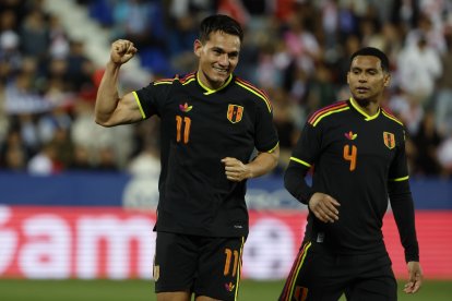 LJairo Vélez celebra tras anotar el gol ante Honduras.