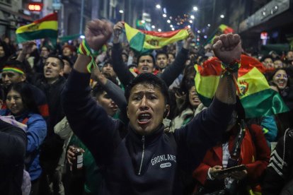 Hinchas se congregaron en las calles de Bolivia para apoyar a La Verde.