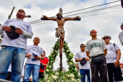 La fe católica movilizó a miles de guayaquileños durante el tradicional recorrido del Vía Crucis en este feriado.