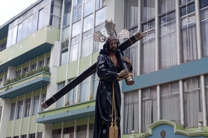 Imágenes de la Virgen de la Dolorosa, San Juan Apóstol y Jesús del Gran Poder acompañaron la procesión de Viernes Santo.