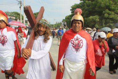 Luis Prudente Rodríguez, el Cristo peninsular, desde hace 25 años carga la cruz en agradecimiento.