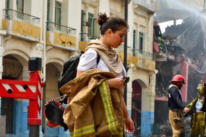 En acción
Mujeres del Cuerpo de Bomberos de Guayaquil participan en labores de control de incendios.