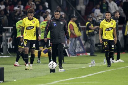 César Farías le ganó el duelo táctico a Tiago Nunes.