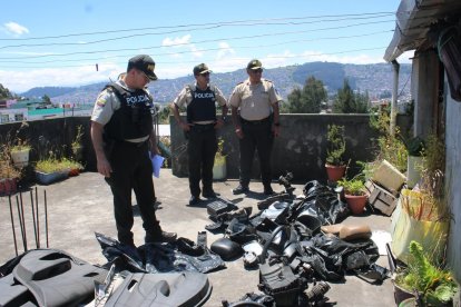 Agentes policiales incautaron evidencias en los operativos.