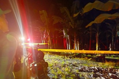 En una vía rural que conduce a una hacienda hallaron tres cadáveres.