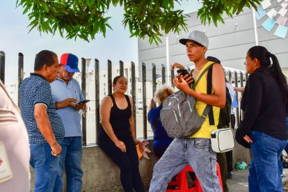Familiares de Diego García, de 18 años, dijeron desconocer las causas del ataque.