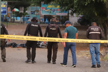 Uniformados levantan indicios dentro del club privado del sur de Guayaquil.