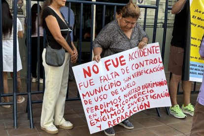 Nelly García es familiar de una de las afectadas; su tía no pudo asistir debido al deterioro de su salud tras la tragedia.