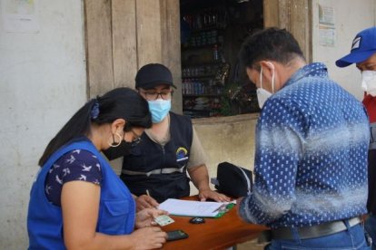 Brigadas del CNE recorren Guayas para facilitar el cambio de domicilio electoral antes de los comicios.