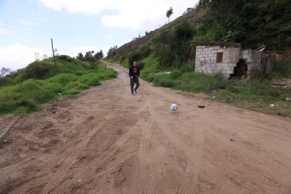 El final de la calle Malvas no tiene ni pavimentación, cuando es un acceso que podría aprovecharse para el ingreso de más buses.