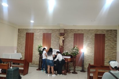 Los restos del conductor son velados en una de las salas del camposanto Parque de la Paz.