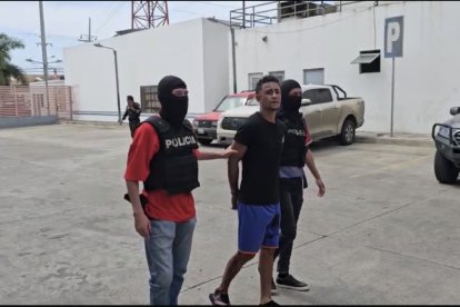 El aprehendido fue presentado durante una rueda de prensa en la UVC del cantón Manta