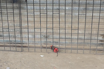 El explosivo abandonado.