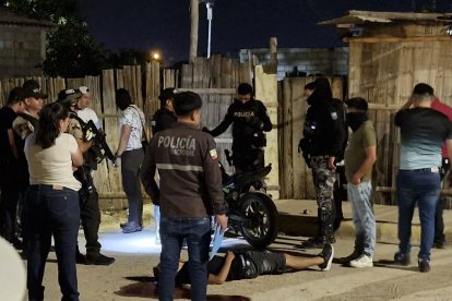 La policía en la investigación del crimen ocurrido en La Libertad