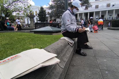 La portada en blanco de EXTRA, bien acogida entre distribuidores y lectores.