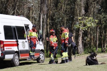 Además del personal de rescate, se había dispuesto de una ambulancia en caso de que se dé con Greg.