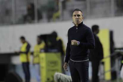 El entrenador de Emelec, Vicente Sánchez, mandó al campo a Miller Bolaños y Luca Klimowicz en el segundo tiempo para generar mayor peligro sobre el arco local.