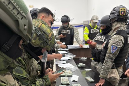 La evidencia fue llevada a las instalaciones de la Policía Judicial, en Quito.