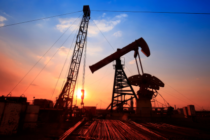 Factores internacionales y ajustes internos impulsan el alza del combustible