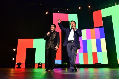 Segundo Rosero y Máximo Escaleras representaron la trayectoria de los géneros populares en la premiación de 2026.