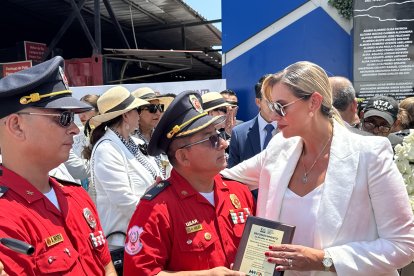 Los Bomberos de Guayaquil fueron reconocidos por la Alcaldía de Manta