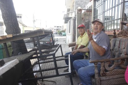 En las calles 21 y 4 de Noviembre estuvieron cuatro días sin energía eléctrica.