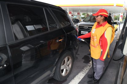 El nuevo precio de la gasolina puede repercutir en el valor de ciertos productos procesados y alimentos.