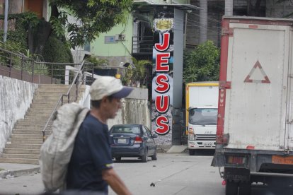 Autoridades realizaron pericias tras el ataque armado registrado en el norte de Guayaquil.
