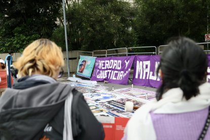 “Verdad y justicia” marcan plantón por desaparecidos en Quito.